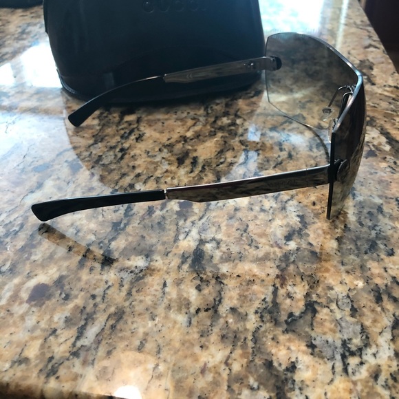 Gucci sunglasses - Picture 3 of 8